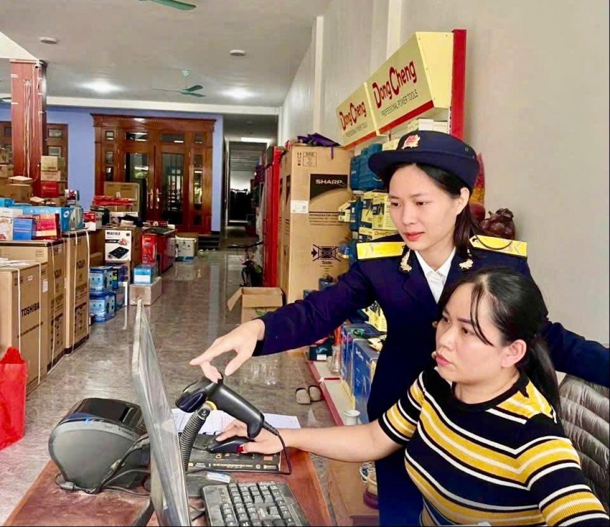 Hộ kinh doanh doanh thu dưới 1 tỷ cần lưu ý gì về hóa đơn điện tử theo quy định mới?